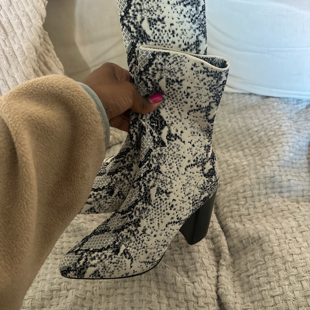 Steve Madden textures snake skin boots